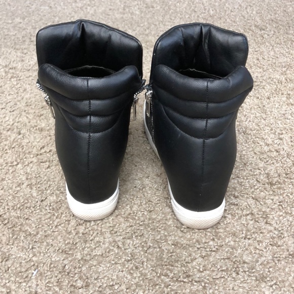 💕Steve Madden Black Hightop Wedges💕 - Picture 4 of 8